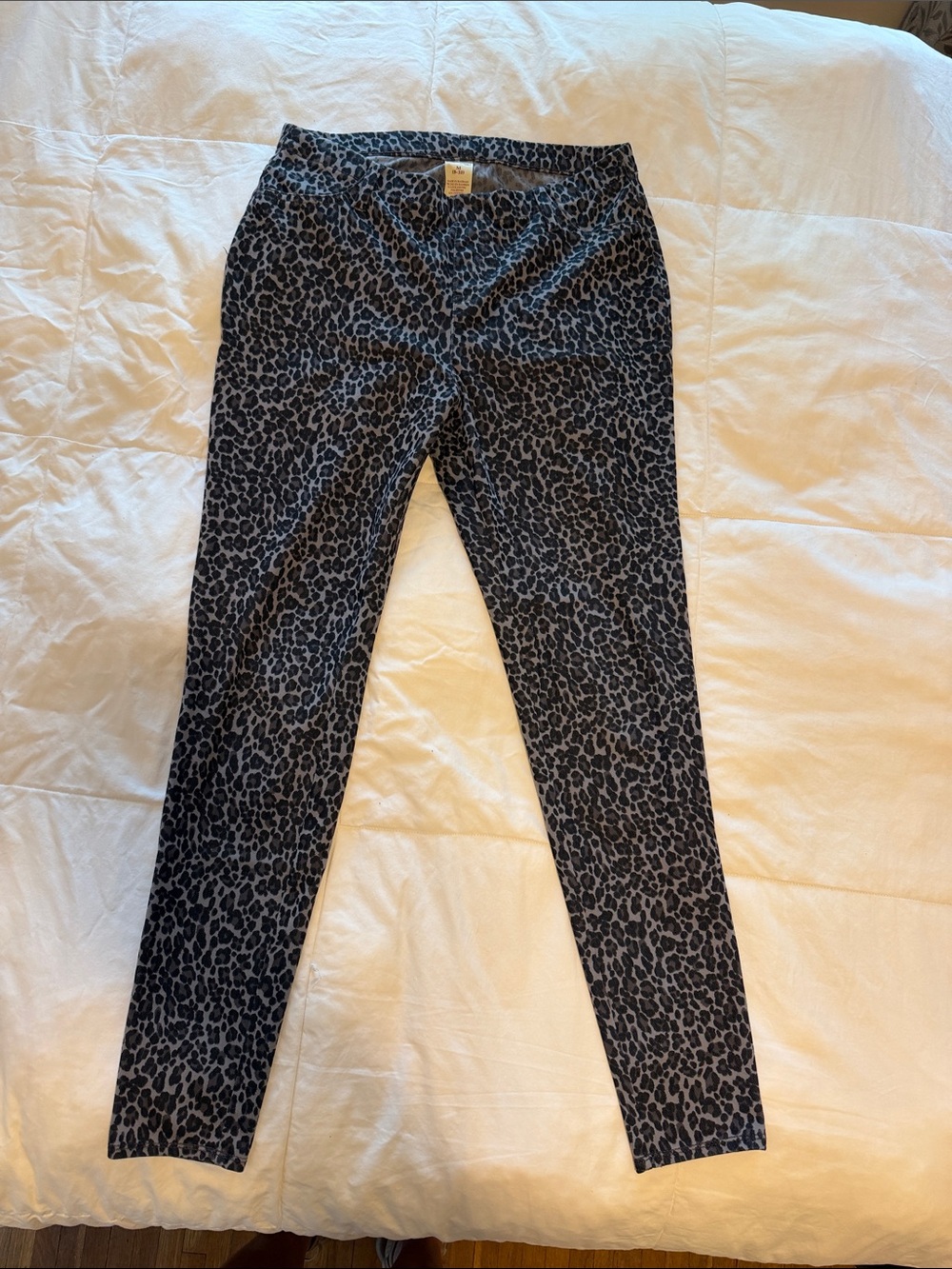 Faded Glory Gray and Black Leopard Ponte Pants (jeggings) women’s medium  #0042